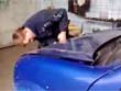 Jak otworzy� mask� w Renault Kangoo?