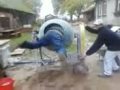 Poka� jak si� kr�cisz... W betoniarce